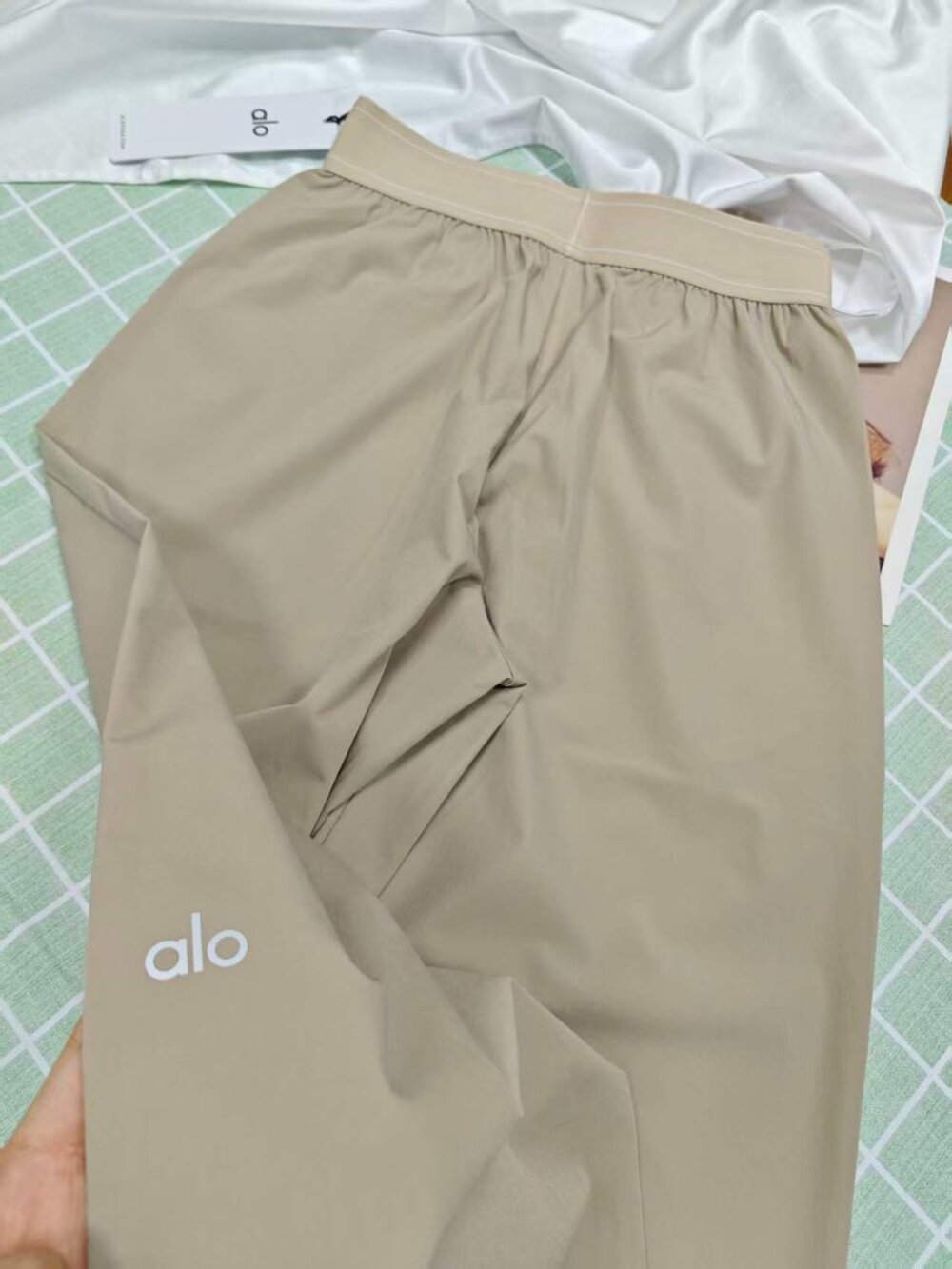 NWT💼😀ALO Yoga Suit Up Trouser Gravel | Office Chic Wide Leg Pants (Regular) - Picture 5 of 9